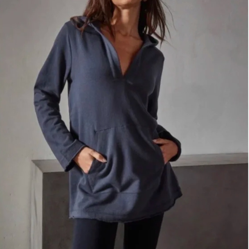 James Perse. FRENCH TERRY HOODED TUNIC in bone